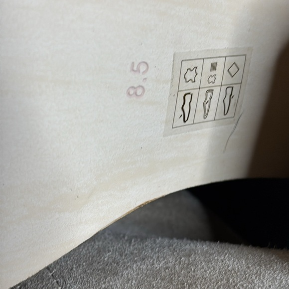 Jeffrey Campbell Women's Rosee Bootie Taupe Suede Pull On Ankle Boot Size 8 1/2​ - Picture 9 of 12